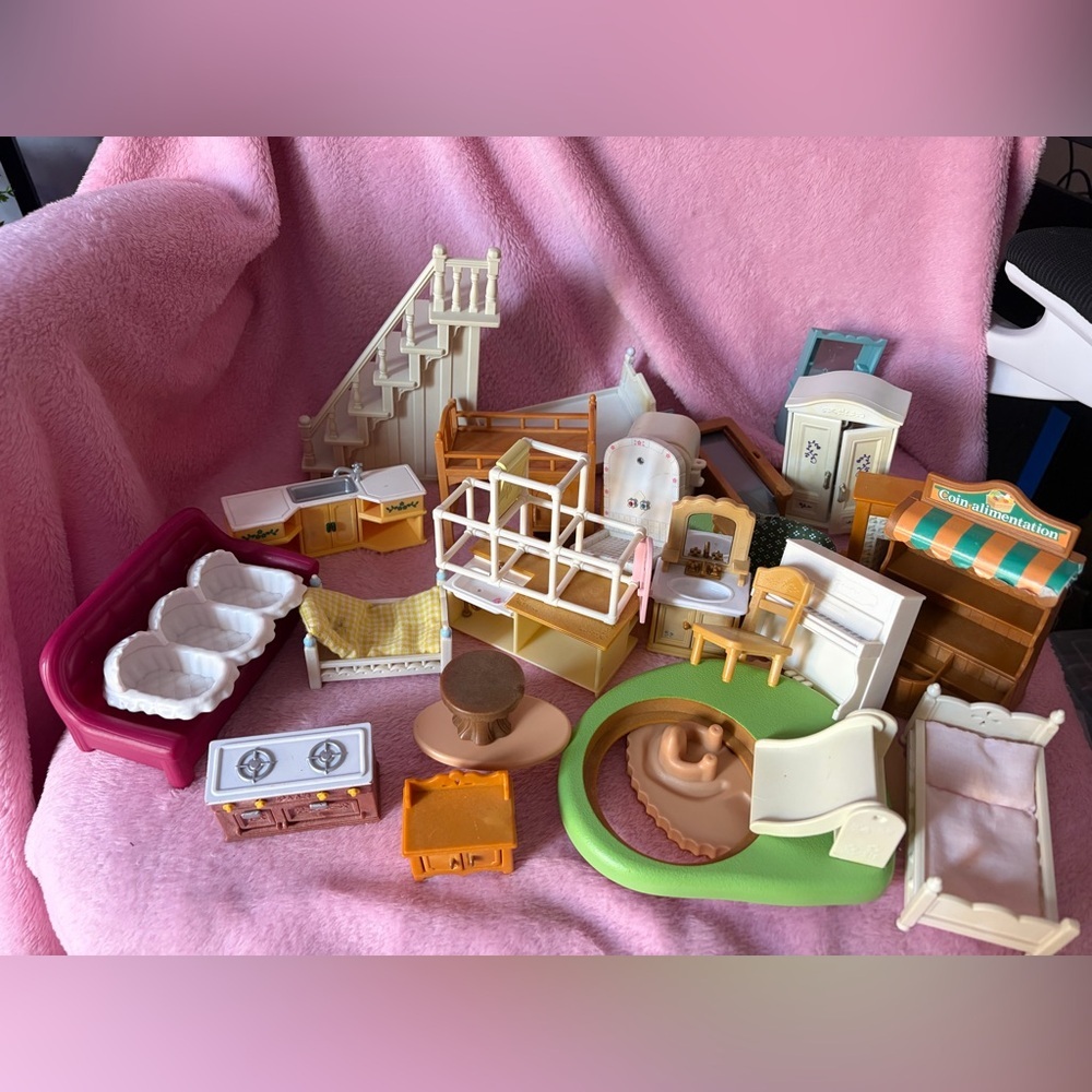 LOT of vintage calico critters furniture